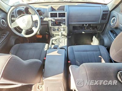 Zdjęcie 8 z 12 samochodu: 2011 DODGE NITRO SE VIN:1D4PU2GK5BW500891 - miniatura