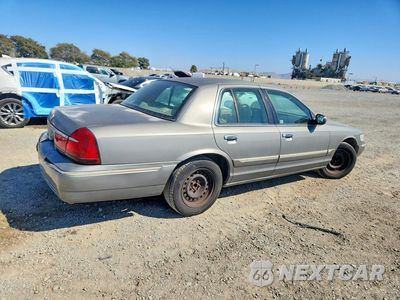 Trzecie zdjęcie samochodu z tyłu: 2000 MERCURY GRAND MARQUIS GS VIN:2MEFM74W1YX678578 - miniatura