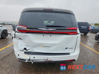 Zdjęcie 6 z 13 samochodu: 2023 CHRYSLER PACIFICA HYBRID LIMITED VIN:2C4RC1S70PR572930 - miniatura