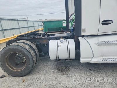 Zdjęcie 13 z 13 samochodu: 2015 KENWORTH T680 SEMI TRUCK VIN:1XKYA48X4FJ462416 - miniatura