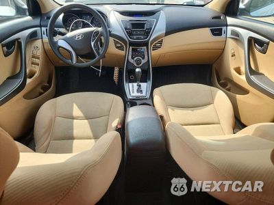 Zdjęcie 8 z 12 samochodu: 2013 HYUNDAI ELANTRA GLS VIN:5NPDH4AE2DH310851 - miniatura