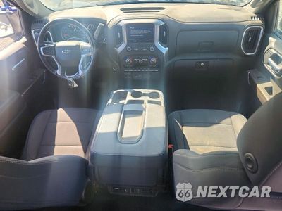 Zdjęcie 8 z 12 samochodu: 2021 CHEVROLET SILVERADO K1500 RST VIN:1GCUYEED6MZ352035 - miniatura