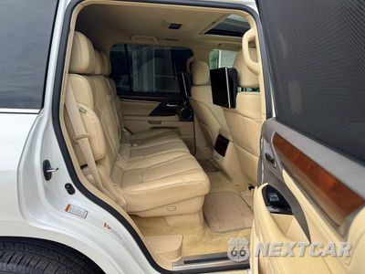 Zdjęcie 6 z 14 samochodu: 2016 LEXUS LX 570 VIN:JTJHY7AX3G4213685 - miniatura