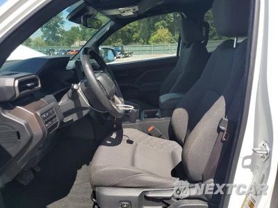 Zdjęcie 7 z 13 samochodu: 2024 TOYOTA TACOMA SR5 VIN:3TYLB5JN1RT001297 - miniatura