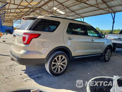 Trzecie zdjęcie samochodu z tyłu: 2017 FORD EXPLORER LIMITED VIN:1FM5K8F84HGC98885 - miniatura