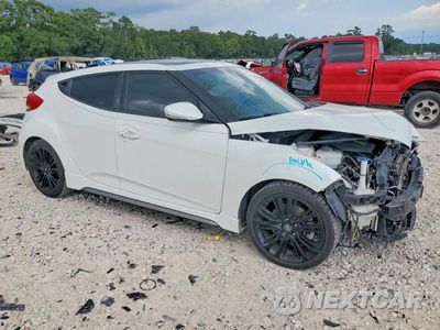 Czwarte zdjęcie samochodu z boku: 2016 HYUNDAI VELOSTER TURBO VIN:KMHTC6AE5GU282961 - miniatura