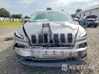 Piąte zdjęcie samochodu w środku: 2016 JEEP CHEROKEE LATITUDE VIN:1C4PJMCS1GW286481 - miniatura