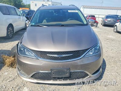 Piąte zdjęcie samochodu w środku: 2017 CHRYSLER PACIFICA LIMITED VIN:2C4RC1GG2HR579873 - miniatura