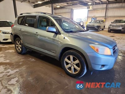 Czwarte zdjęcie samochodu z boku: 2008 TOYOTA RAV4 LIMITED VIN:JTMBK31V286047182 - miniatura