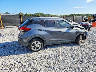 Trzecie zdjęcie samochodu z tyłu: 2019 NISSAN KICKS S VIN:3N1CP5CUXKL564848 - miniatura