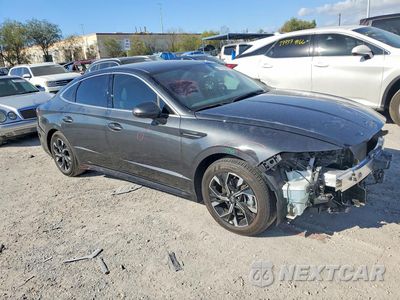 Czwarte zdjęcie samochodu z boku: 2025 HYUNDAI SONATA SEL VIN:KMHL64JA4SA504666 - miniatura