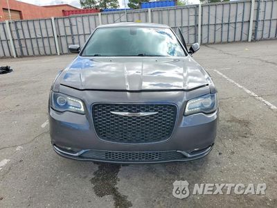 Piąte zdjęcie samochodu w środku: 2015 CHRYSLER 300 S VIN:2C3CCABT9FH763063 - miniatura