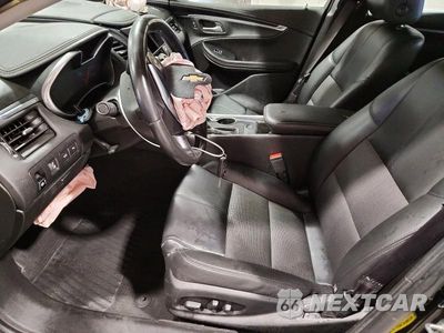 Zdjęcie 7 z 12 samochodu: 2017 CHEVROLET IMPALA LT VIN:2G1105SA4H9188443 - miniatura