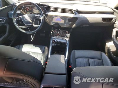 Zdjęcie 8 z 13 samochodu: 2024 AUDI Q8 E-TRON PREMIUM VIN:WA14AAGE8RB054678 - miniatura