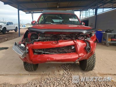 Piąte zdjęcie samochodu w środku: 2017 TOYOTA 4RUNNER SR5 VIN:JTEBU5JR2H5432171 - miniatura
