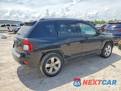 Trzecie zdjęcie samochodu z tyłu: 2017 JEEP COMPASS SPORT VIN:1C4NJDBB8HD142707 - miniatura