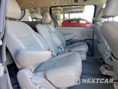 Zdjęcie 11 z 13 samochodu: 2017 TOYOTA SIENNA LE VIN:5TDKZ3DC9HS850349 - miniatura