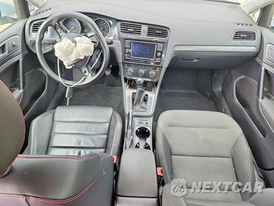 Zdjęcie 8 z 12 samochodu: 2018 VOLKSWAGEN GOLF SPORTWAGEN S VIN:3VW717AU9JM768724 - miniatura