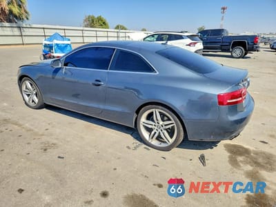 Drugie zdjęcie samochodu z przodu: 2011 AUDI A5 PREMIUM PLUS VIN:WAULFAFR1BA004737 - miniatura