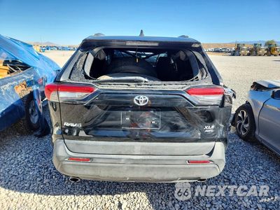 Zdjęcie 6 z 12 samochodu: 2019 TOYOTA RAV4 XLE VIN:JTMP1RFV4KJ002107 - miniatura