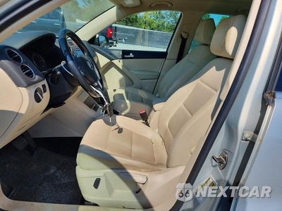 Zdjęcie 7 z 12 samochodu: 2011 VOLKSWAGEN TIGUAN S VIN:WVGAV7AX8BW522364 - miniatura