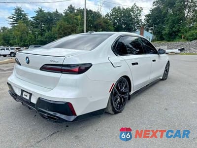 Trzecie zdjęcie samochodu z tyłu: 2024 BMW 760 XI VIN:WBA33EJ0XRCP25744 - miniatura