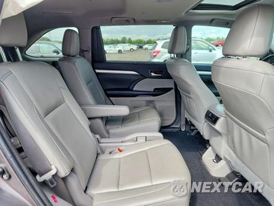 Zdjęcie 10 z 12 samochodu: 2018 TOYOTA HIGHLANDER XLE VIN:5TDJZRFH8JS817954 - miniatura