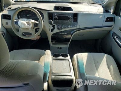 Zdjęcie 8 z 13 samochodu: 2013 TOYOTA SIENNA LE VIN:5TDKK3DC1DS331682 - miniatura