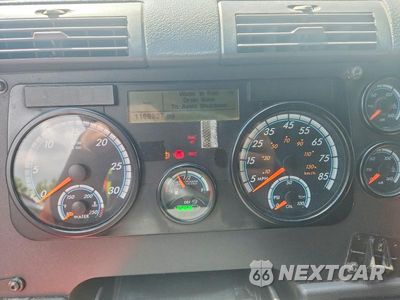 Zdjęcie 9 z 14 samochodu: 2014 FREIGHTLINER CASCADIA 125 VIN:1FUJGLD53ELFK3649 - miniatura