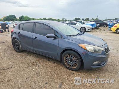 Czwarte zdjęcie samochodu z boku: 2016 KIA FORTE5 LX VIN:KNAFK5A87G5583344 - miniatura