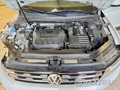 Zdjęcie 12 z 14 samochodu: 2018 VOLKSWAGEN TIGUAN SE VIN:3VV2B7AX4JM114140 - miniatura
