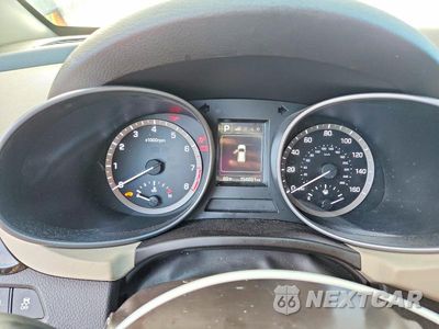 Zdjęcie 9 z 13 samochodu: 2018 HYUNDAI SANTA FE VIN:5XYZU3LB0JG523041 - miniatura