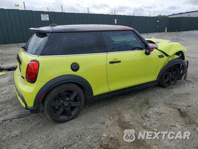Trzecie zdjęcie samochodu z tyłu: 2023 MINI COOPER S VIN:WMW53DH07P2T74044 - miniatura