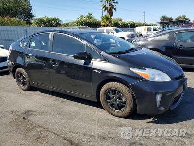 Czwarte zdjęcie samochodu z boku: 2015 TOYOTA PRIUS THREE VIN:JTDKN3DU6F0419567 - miniatura