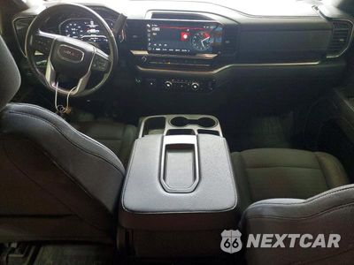 Zdjęcie 8 z 12 samochodu: 2023 GMC SIERRA K1500 SLE VIN:1GTUUBED6PZ106438 - miniatura