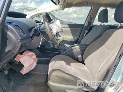 Zdjęcie 7 z 13 samochodu: 2013 TOYOTA PRIUS THREE VIN:JTDKN3DU3D5575680 - miniatura