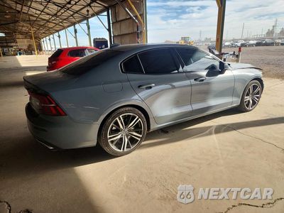 Trzecie zdjęcie samochodu z tyłu: 2022 VOLVO S60 T8 RECHARGE R-DESIGN EXPRESSIO VIN:7JRH60FZ3NG193168 - miniatura