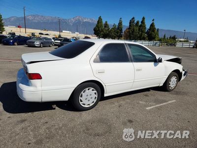 Trzecie zdjęcie samochodu z tyłu: 1999 TOYOTA CAMRY CE VIN:4T1BG22K3XU535269 - miniatura