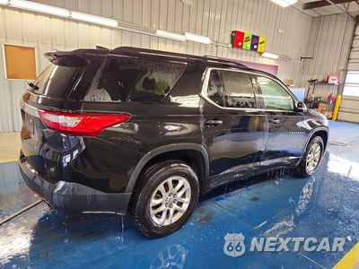 Trzecie zdjęcie samochodu z tyłu: 2019 CHEVROLET TRAVERSE LT VIN:1GNERGKW7KJ238261 - miniatura