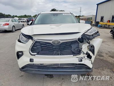 Piąte zdjęcie samochodu w środku: 2020 TOYOTA HIGHLANDER LE VIN:5TDZZRAH6LS513163 - miniatura