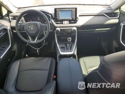 Zdjęcie 8 z 13 samochodu: 2020 TOYOTA RAV4 XLE PREMIUM VIN:JTMC1RFV1LJ021004 - miniatura