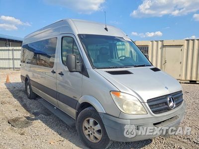 Czwarte zdjęcie samochodu z boku: 2011 MERCEDES-BENZ SPRINTER 2500 VIN:WDZPE8CC8B5562710 - miniatura
