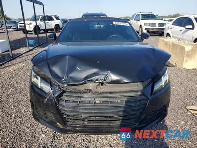 Piąte zdjęcie samochodu w środku: 2017 AUDI TT VIN:TRUT5CFV0H1018626 - miniatura