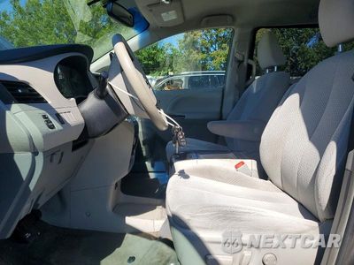 Zdjęcie 7 z 13 samochodu: 2013 TOYOTA SIENNA LE VIN:5TDKK3DC7DS360376 - miniatura