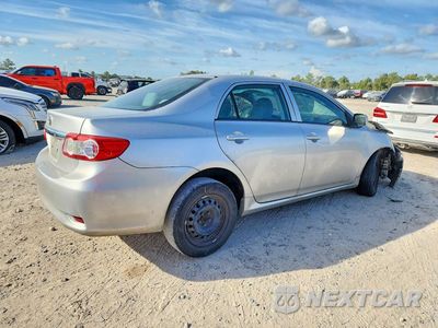 Trzecie zdjęcie samochodu z tyłu: 2013 TOYOTA COROLLA L VIN:5YFBU4EE2DP102744 - miniatura
