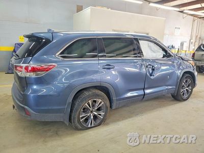 Trzecie zdjęcie samochodu z tyłu: 2016 TOYOTA HIGHLANDER XLE VIN:5TDKKRFH2GS157749 - miniatura