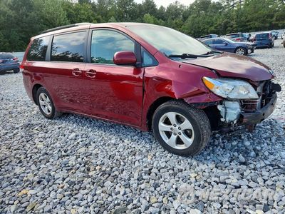 Czwarte zdjęcie samochodu z boku: 2013 TOYOTA SIENNA LE VIN:5TDKK3DC1DS389954 - miniatura