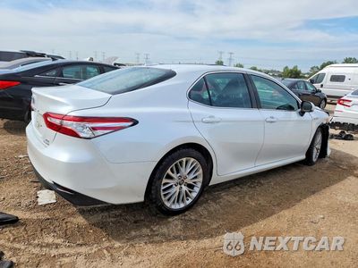 Trzecie zdjęcie samochodu z tyłu: 2018 TOYOTA CAMRY HYBRID XLE VIN:4T1B21HKXJU003606 - miniatura