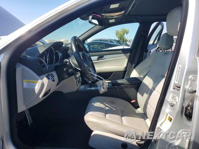 Zdjęcie 7 z 12 samochodu: 2014 MERCEDES-BENZ C 250 VIN:WDDGF4HB4EG238707 - miniatura