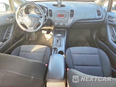 Zdjęcie 8 z 12 samochodu: 2016 KIA FORTE LX VIN:KNAFK4A63G5613447 - miniatura